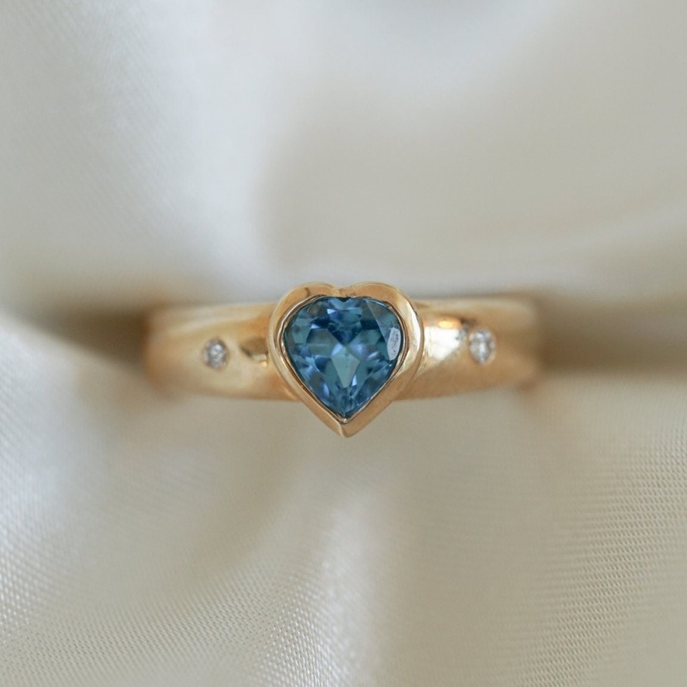 14k yellow gold blue topaz and diamond ring